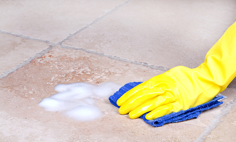 Come pulire il pavimento con aceto e bicarbonato: ecco il metodo - Londra  today